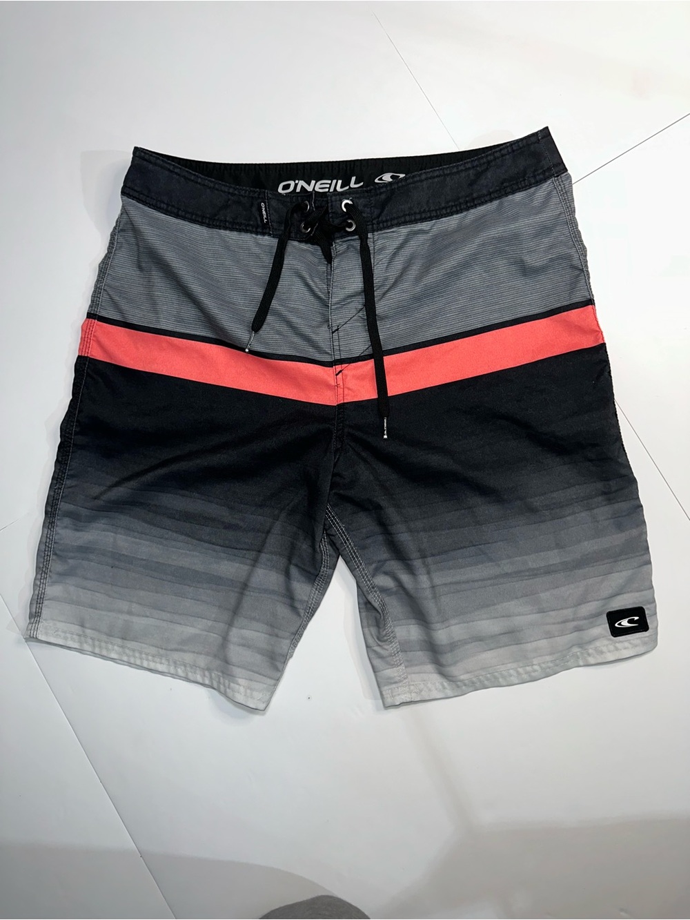 O'Neill Men's Gray & Coral Chevron Swim Shorts